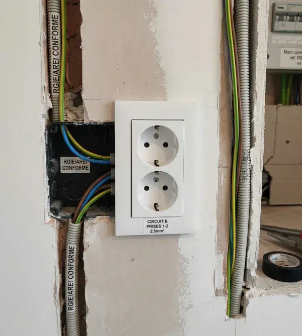 installation-prise-conforme-rgie installation prise électrique conforme rgie Belgique